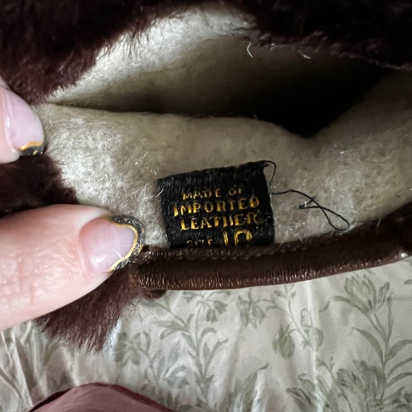 Vintage Leather and Brown Fur Gloves - Picture 4 of 4